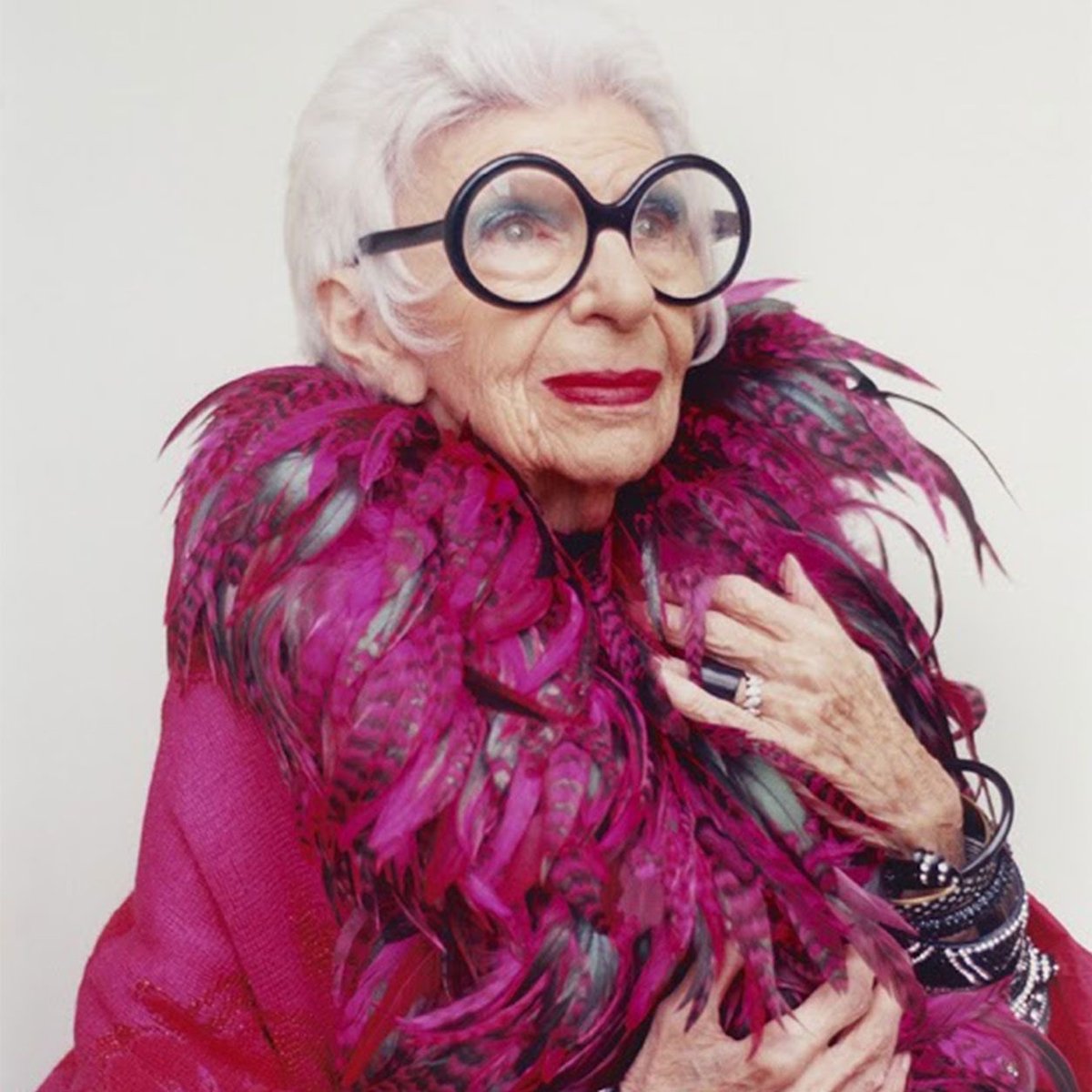 MillerDwan's tweet photo. Dinner w/ @IrisBApfel & @MANewYork, @gucci bracelets from Security Jewelers, a 4th of July party at @HaileySault, a rustic Costa Rican farm adventure - and so much more. Be sure to get your #ARTcetera tix so you can bid on the extraordinary auction items. https://t.co/Y9a4o8JC6V https://t.co/AMCQnysJKw
