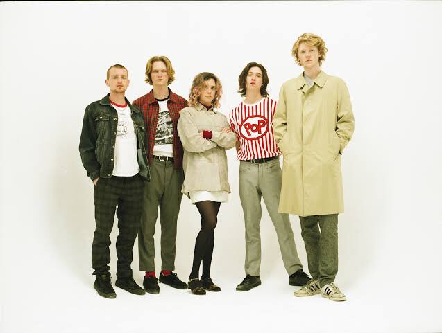 Britpop Banter Podcast (@britpopbanter) on Twitter photo Song of the week from the @hurricane_no1 episode
The excellent <a href="/WhiteRoomHQ/">WHITE ROOM</a> - “Bleedin”
They are playing at <a href="/CamdenAssembly/">Camden Assembly</a> on the 4th Oct! Song of the week from the @hurricane_no1 episode
The excellent <a href="/WhiteRoomHQ/">WHITE ROOM</a> - “Bleedin”
They are playing at <a href="/CamdenAssembly/">Camden Assembly</a> on the 4th Oct!
