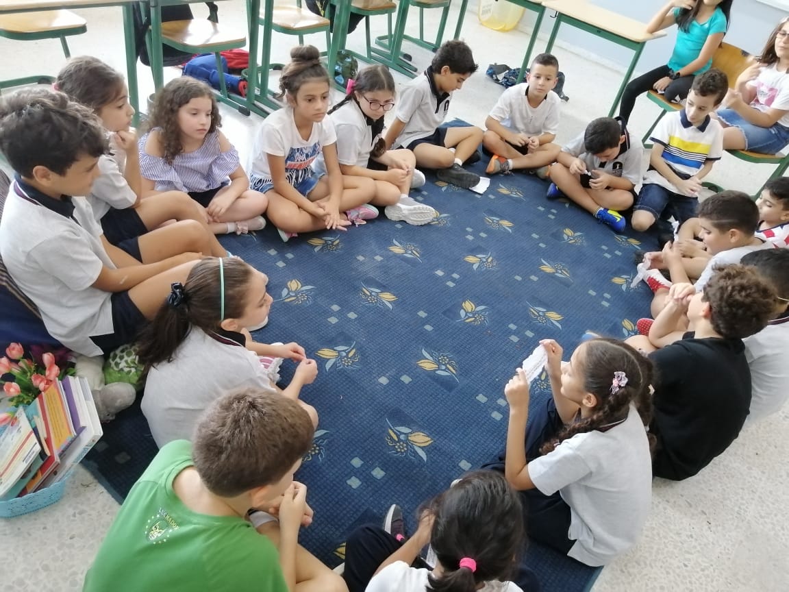 Yasminalou's tweet image. To build stronger relationships, 3rd graders used &quot;The Snowball Fight&quot; strategy to answer questions that tell about their passion, their wishes, their imaginations, and much more!  #gettingtoknoweachother  @Hhhsinfo @dina_jradi @saharzeidan @DaraziFarah @NadiaBizri