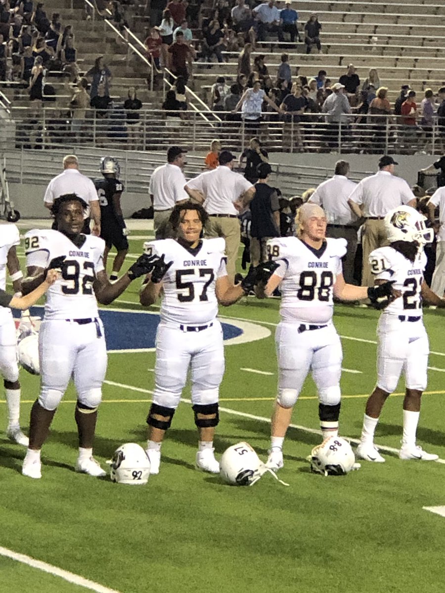 eustace_bagg's tweet image. Win? 🏈 Again? 😌 U fucking know they did #shitted on other team’s hoco szn Sorry Bitches It Was Somebody Turn 🤣🤣🤷🏻‍♀️🏈