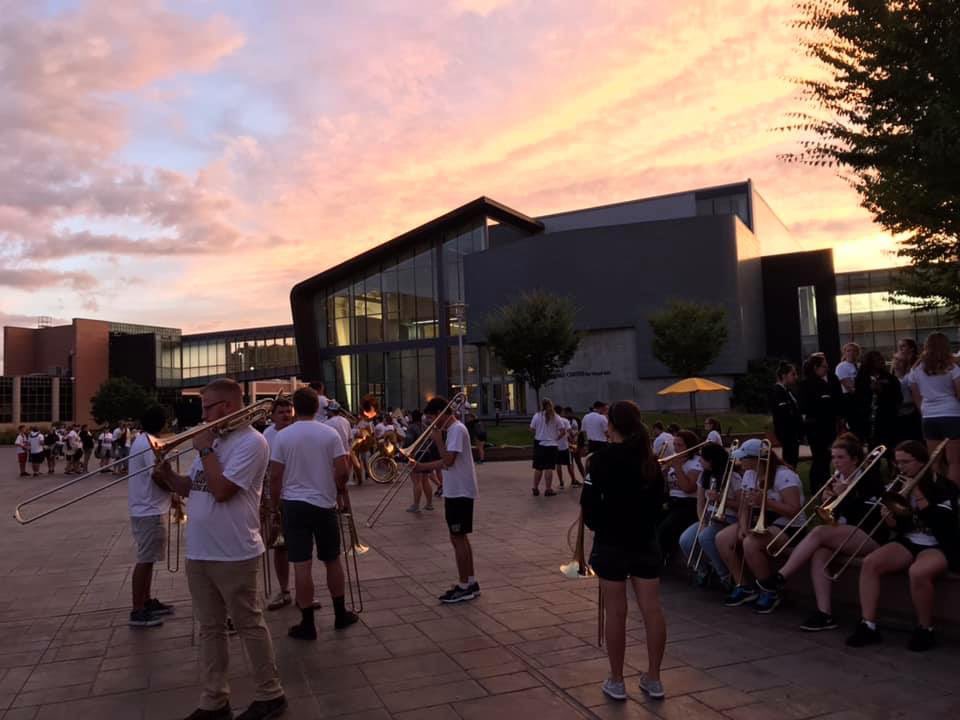wmubroncobones's tweet photo. Had a BLAST at the first ever #BMBFlashMob !!! https://t.co/oU1rm6IRky