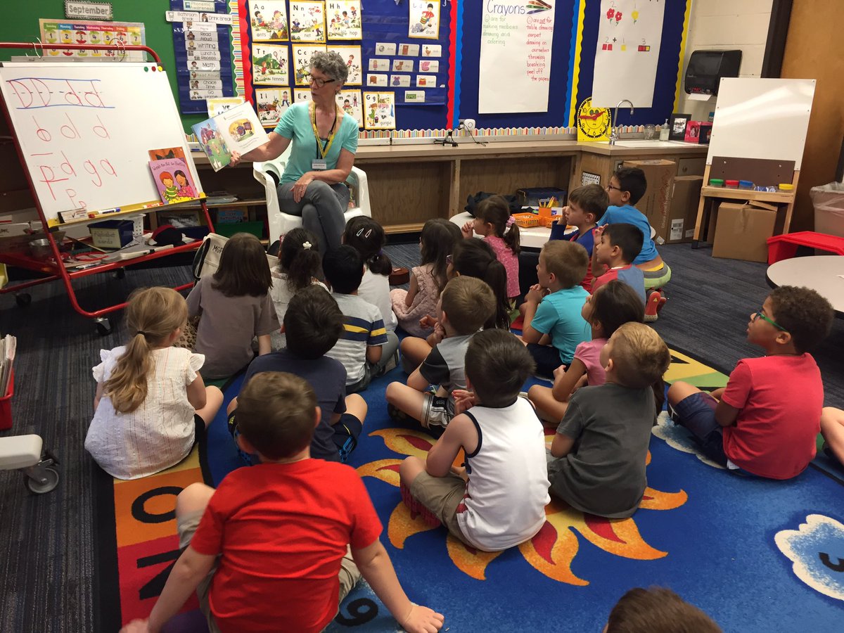 Story time with Miss Debbie from the Morton Grove Public Library 📚