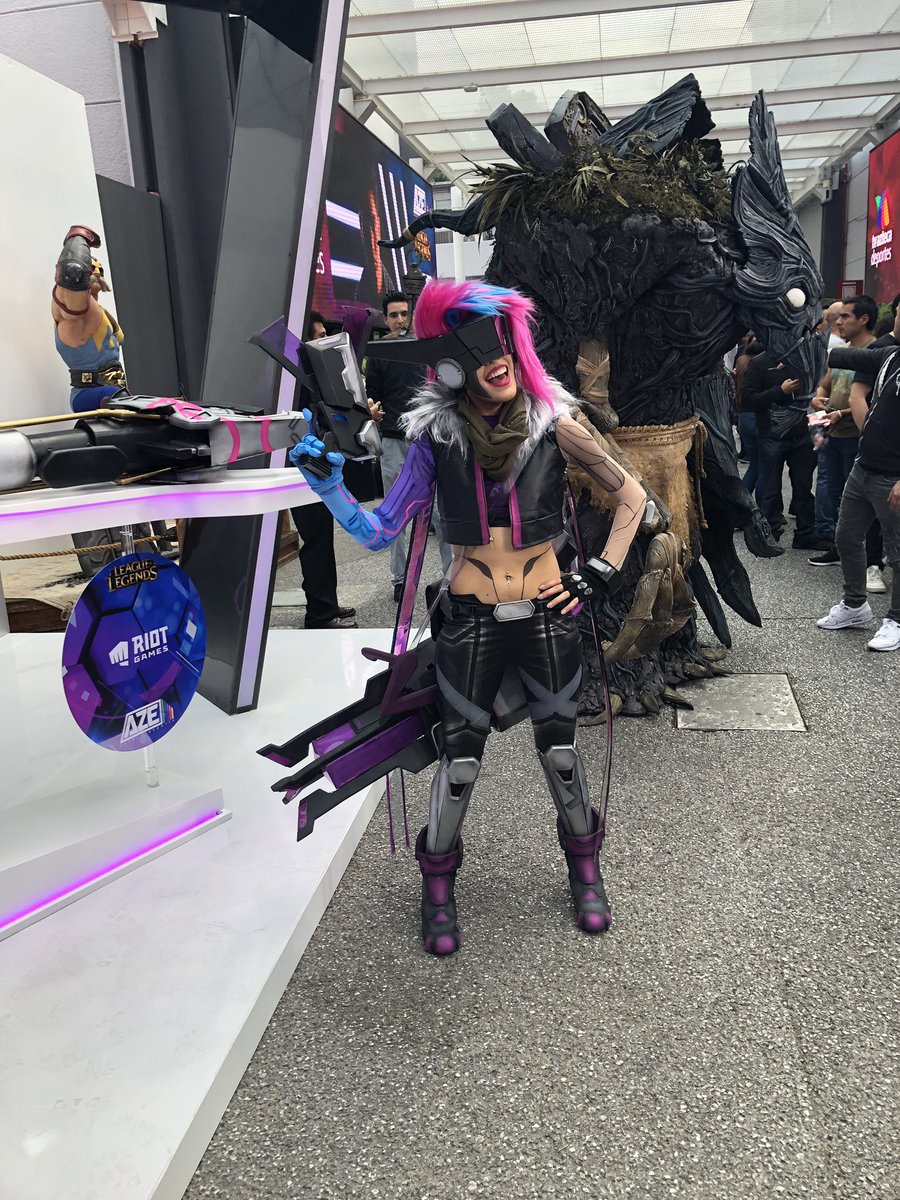 GiselleFitch's tweet image. PROYECTO JINX &amp;amp; el mejor Maokai del mundo @twiincosplay!!! Estuvo genial esta experiencia con Riot Games y TV Azteca! #aztecadeportes #projectjinx #maokai #riotgames #leagueoflegends