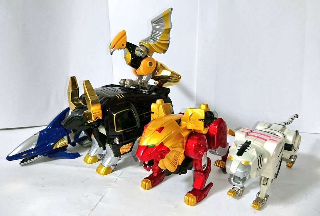 ロボットフィギュア ゴールド装飾　オーレーンジャー合体ロボ 超力合体 DX オーレンジャーロボ (Oh RangerRobo) レビュー | RoboToyDays