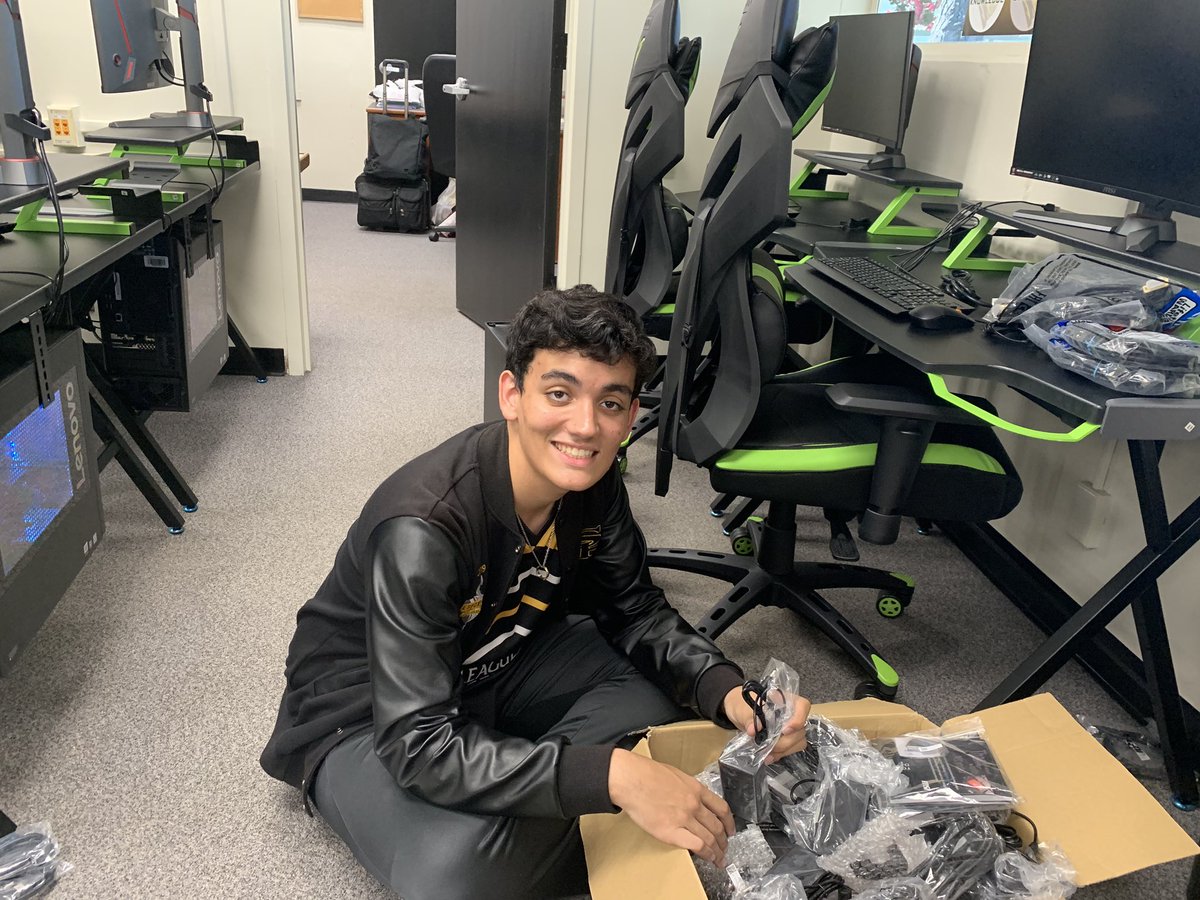 SHHS_Esports's tweet photo. Our Esports lab is almost complete! A huge thank you to Mr. Whitten (@sunnyhillshs) for making this possible ☺️ #esports https://t.co/q1ZTeBdUjD