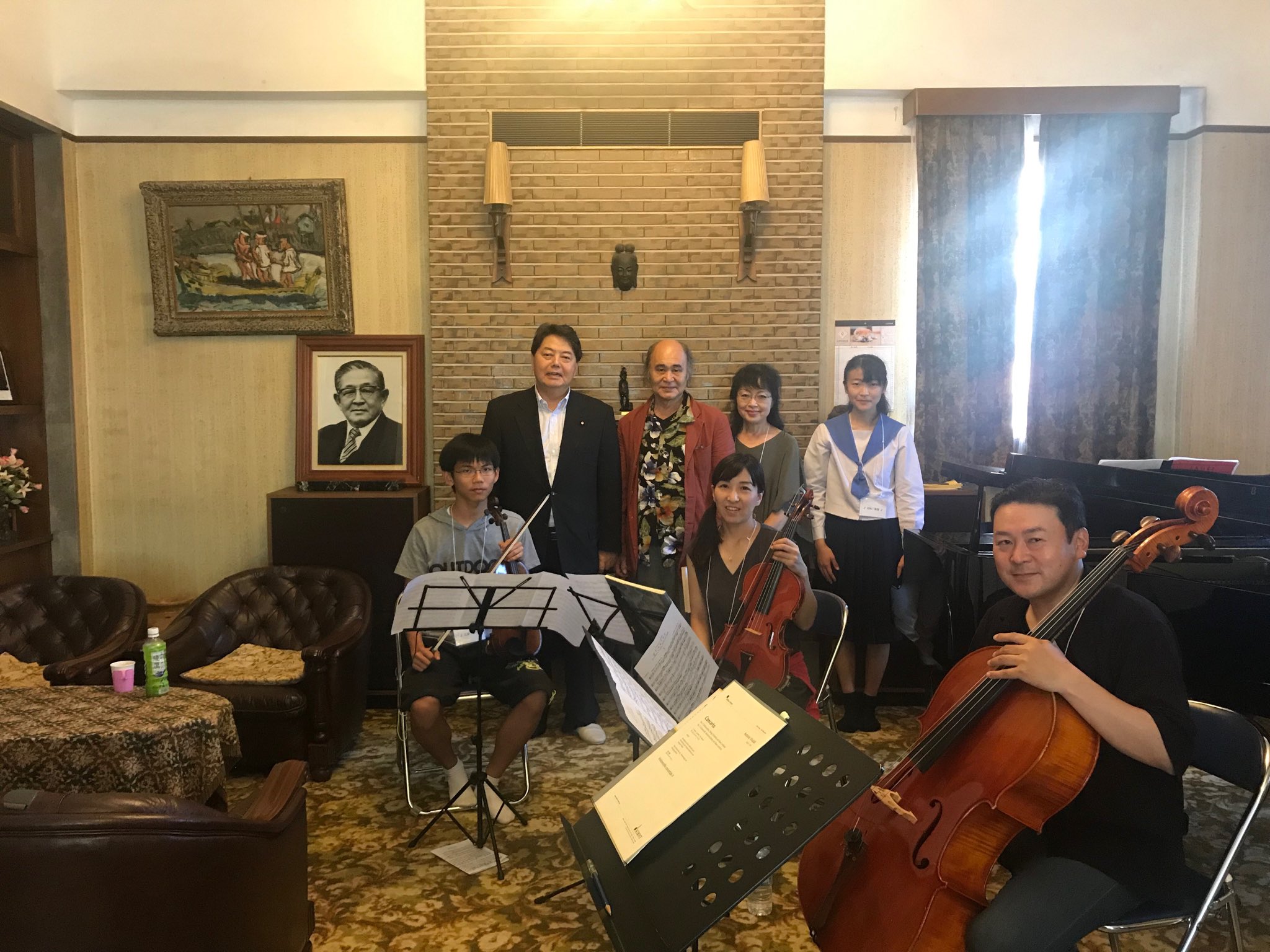 林芳正 ミュージックキャンプ宇部19のワークショップを訪れました といっても場所は我が家ですが 日フィルの首席奏者も務められた石井啓一郎先生のご指導で アンサンブルが出来上がっていく過程を楽しませていただきました 9 16の成果披露発表会に