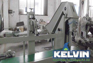 KelvinWaterTech's tweet image. Semi-Automatic Composter Machine:-
#compostermachine #semicompostermachine
can generate 15 to 20kg of organic compost by processing up to 100 kg of waste in a day.

It will take 24 to 48 hours.

It is an environmentally friendly process

 More info:bit.ly/2lOXzF6.