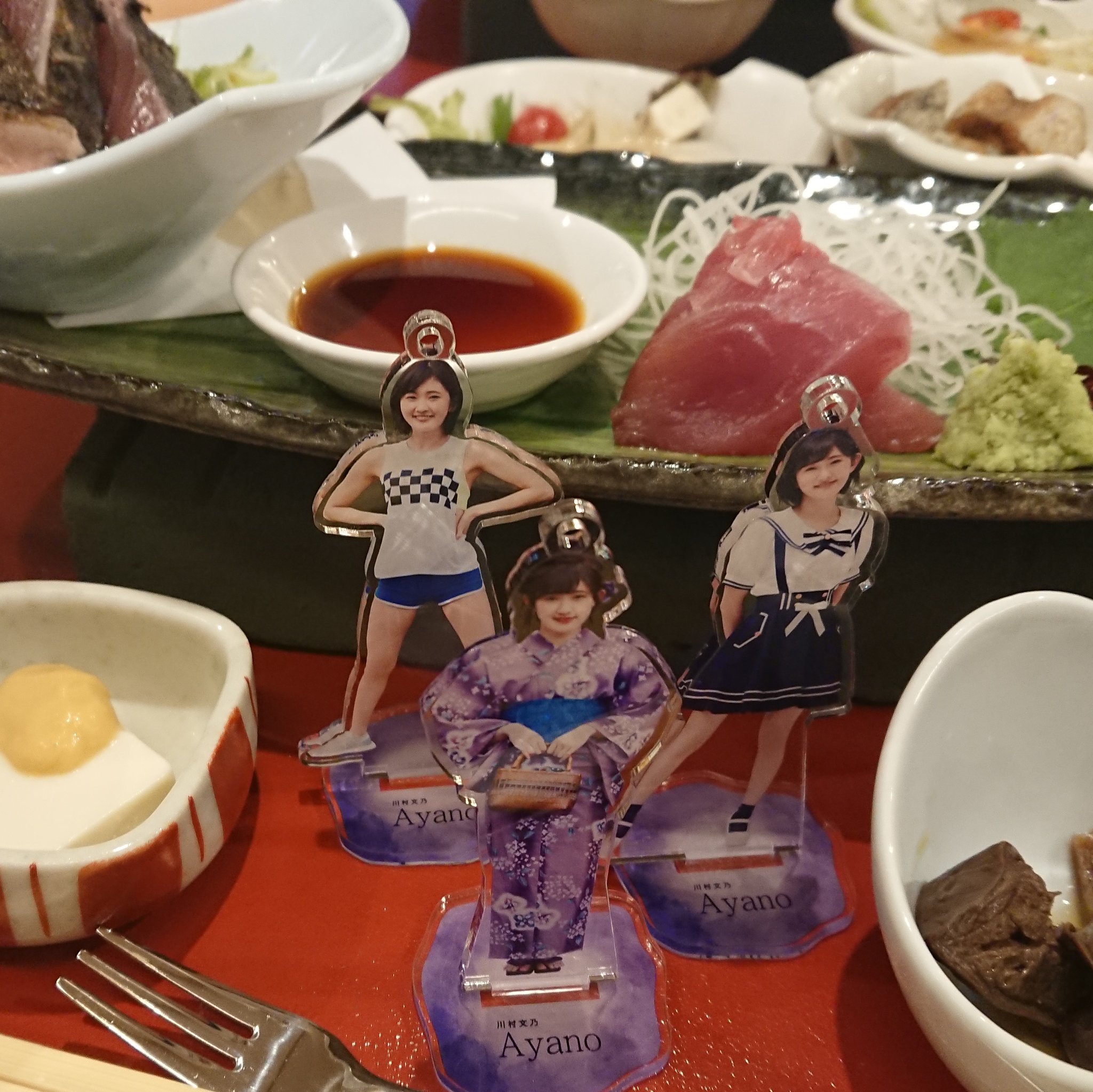 蟹 早速川村文乃ちゃんと ご飯ととるのがいいと聞きました 銀座おきゃくにて 豪華カツオづくし御膳 数量限定 鰹のタタキ 刺身 はらんぼ ちちこ 心臓 鰹味噌 鰹のクリームチーズサラダなど Fskとおでかけ まるごと高知 T Co
