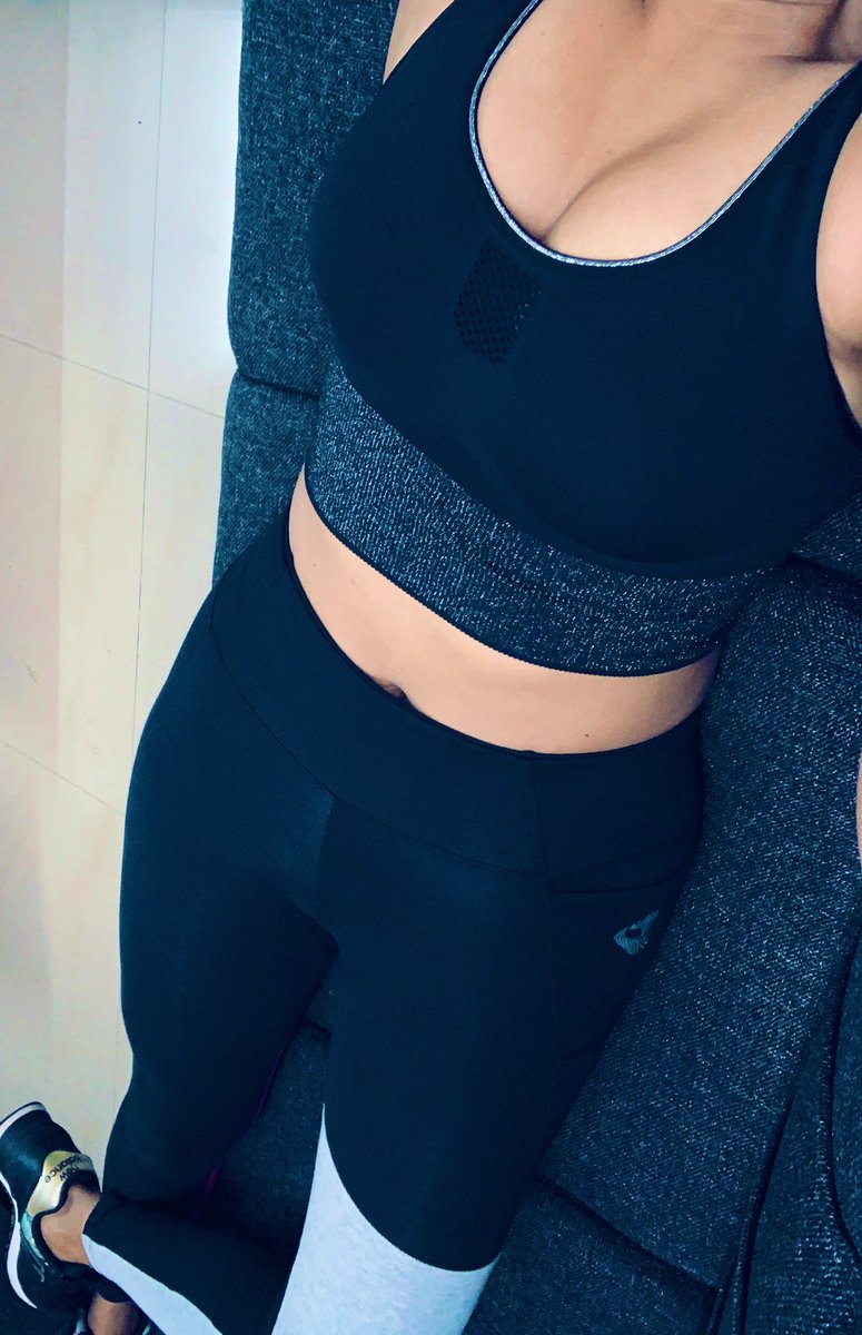 nim_j's tweet image. #FitnessFriday 💪🏽
#fitnessmotivation #FitnessGoals #fitnessaddict #fitgirl #fitnessinspo