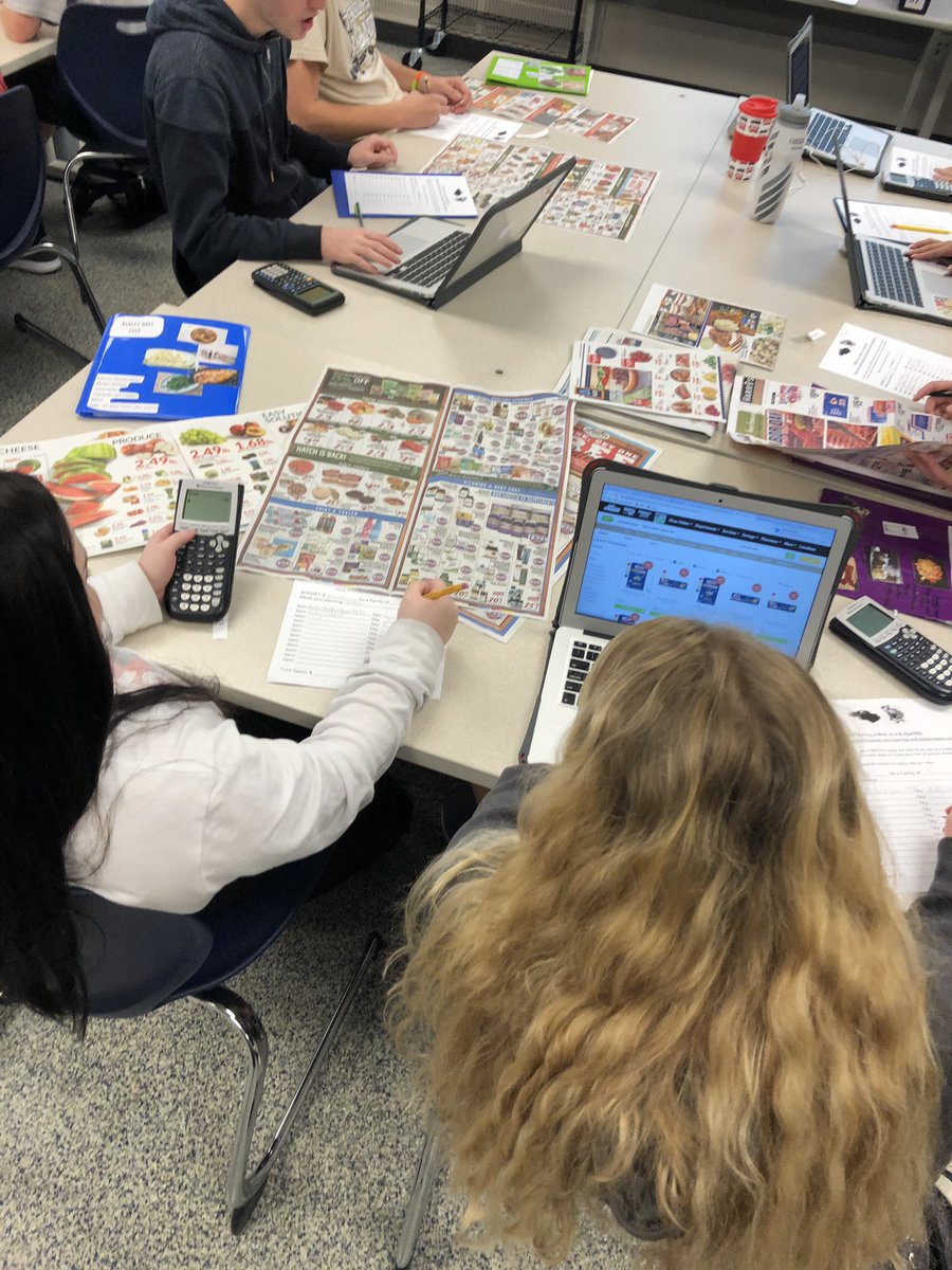 FaCSMVHS's tweet photo. Nutrition and Wellness working on some budget friendly meals with the weekly ads! And we just finished up talking about those vital Nutrients with some very creative characters! https://t.co/vnxddpphSX