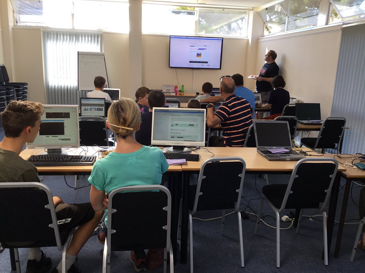 WSCCLibraries's tweet photo. We had a fab time at the @BognorRegisJam at #BognorRegisLibrary learning to code with @Raspberry_Pi, Python and @microbit_edu. All ages joined us for the afternoon, THANK YOU! Keep an eye on our events schedule to book for future FREE coding events: https://t.co/DonipvqiXd https://t.co/vimwcja3hH