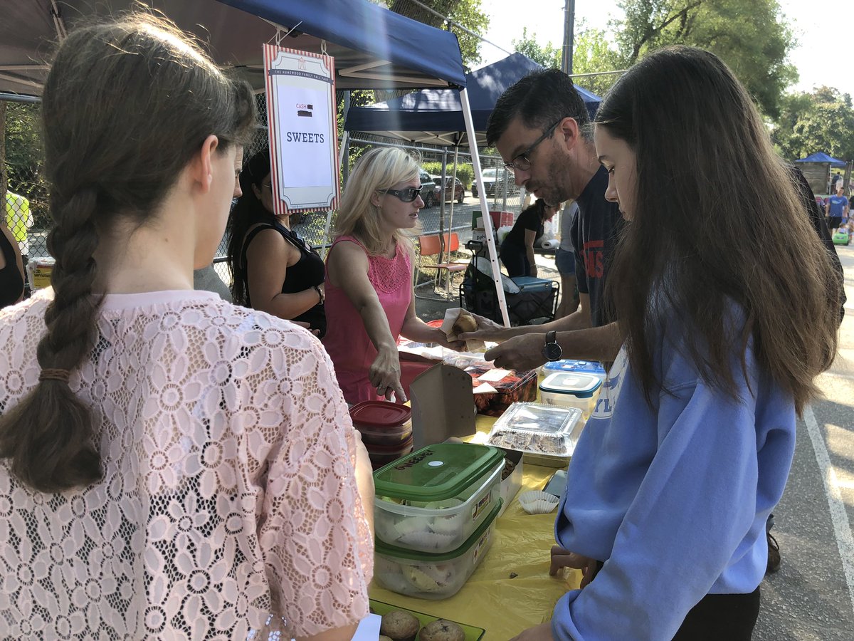 LorettaRyan's tweet photo. They have gone onto high school but the @TDSB_Humewood Fall Fair never gets old for my daughters. Who can possibly resist their bake sale?! If you are in the neighbourhood, head on over today and support a good cause! @HumewoodCouncil #HumewoodFallFair https://t.co/4QBsh4QQKL