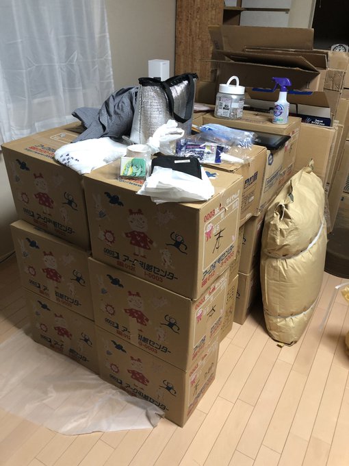 中身ほぼエロ同人誌なので、実質コミケだこれ。 