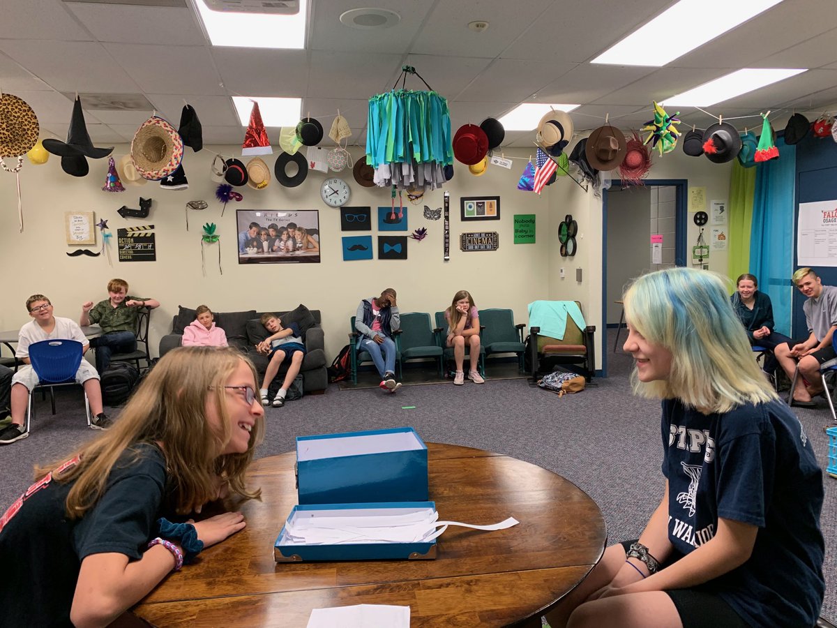 rump_a's tweet photo. Playing ‘Make Me Laugh’ in Theatre I. #otfalcons https://t.co/dBX6jNXIap