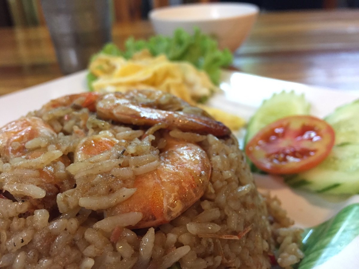 kuayed's tweet photo. ใครอยู่ใกล้เคียง มากินเป็นเพื่อนโหน่ยยย #เมืองยะลา https://t.co/b4hiQRAN7Z