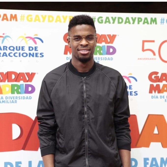 info_Famous_ES's tweet photo. Famous ha sido uno de los padrinos en el #GayDayPAM del Parque de Atracciones de Madrid. A partir de las 20:30 estará actuando!!!
Os dejamos algunas fotos del momento. @GayDayOficial 🌈🌈 https://t.co/CW0GBUcZjx
