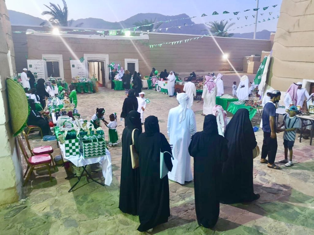 creativenagran's tweet photo. #مركز الإبداع الحرفي بنجران  @creativenagran # برنامج بارع  @SHP_KSA                                      #نجران_الان  دام عزك يا وطن            
             نتشرف في زيارتكم https://t.co/xpCOuQ3A4q