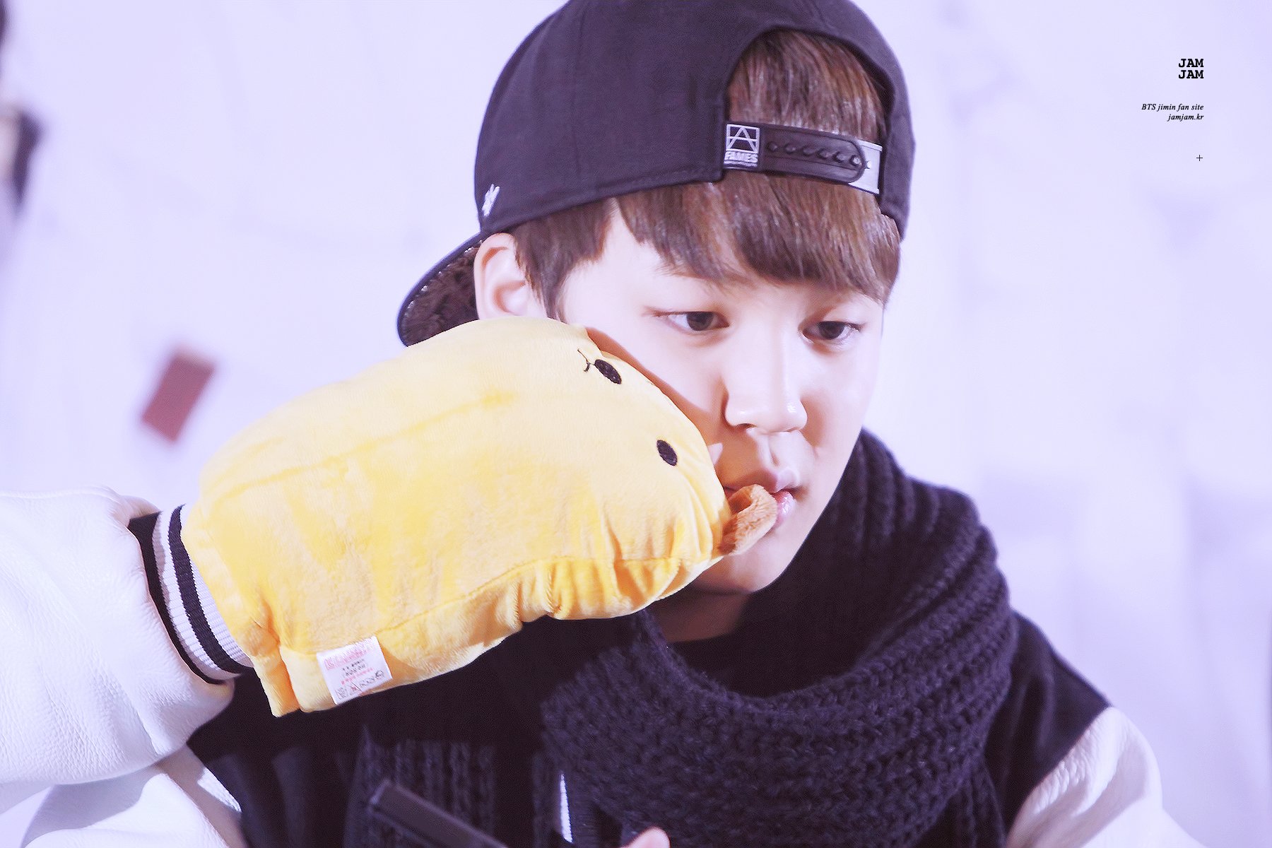 EE_36ovUEAI1bCW?format=jpg&name=large