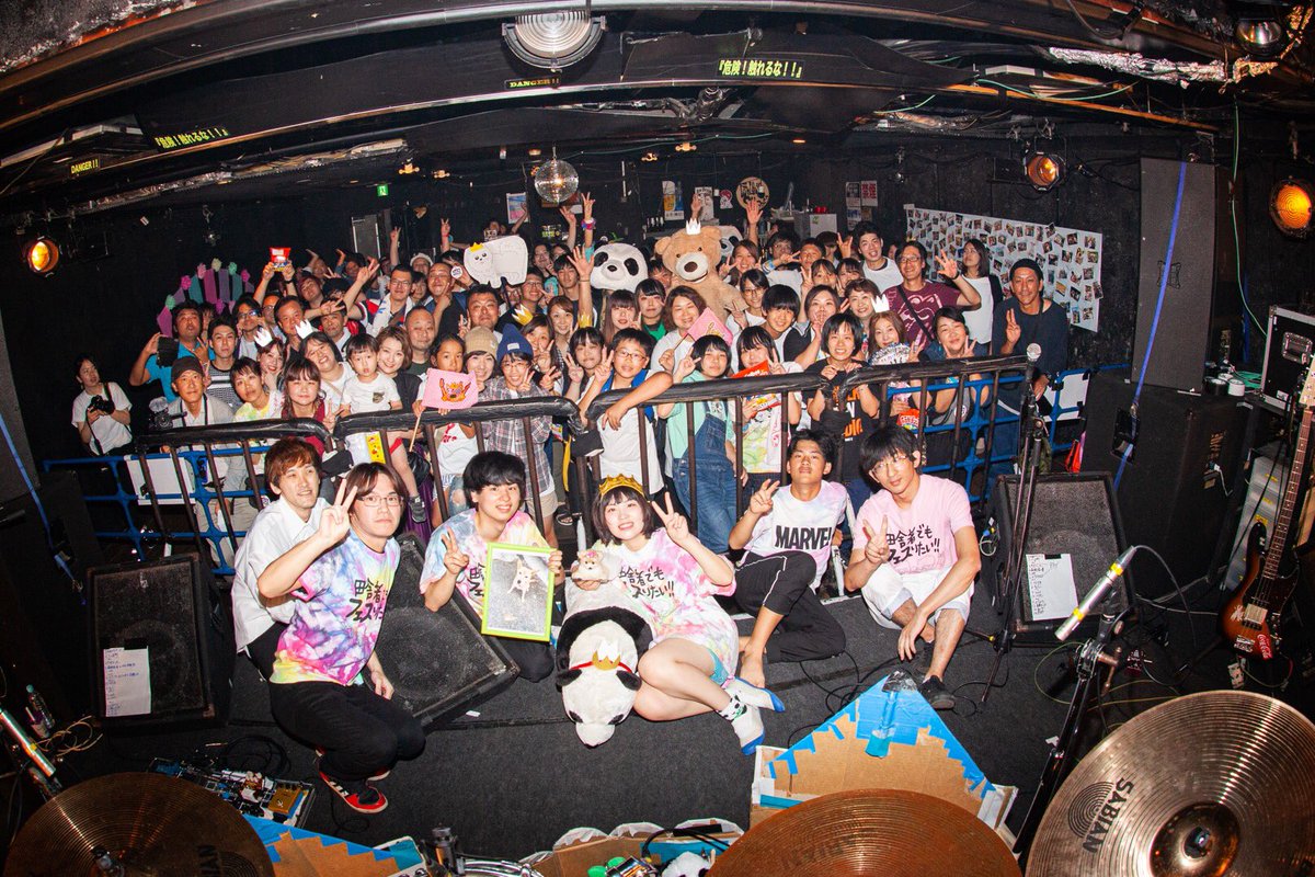 himetokerai's tweet photo. 姫と家来。ワンマンライブ
友達100人呼べるかな？

大成功！無事終了しました！
遊びに来てくれたみなさん
本当に！本当に！ありがとうございました！

気になる運動会開催ですが、、、

会場に100人集まりました！！
なので宣言した通りさつま町でひめけら大運動開催します！！

人との繋がりに感謝 https://t.co/lKzsaXoDZx