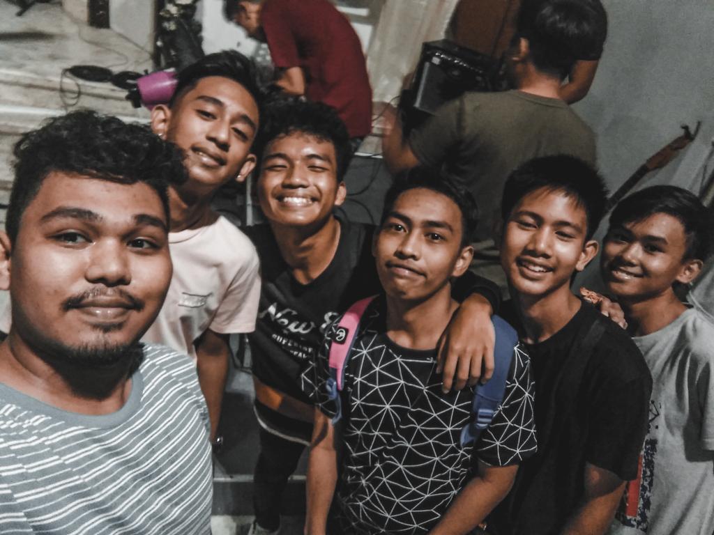 patty_jon08's tweet photo. Im forever grateful sa buhay ng mga batang ito, may kanya kanyang topak pero may kanya kanya ding kalakasan.. lab u all..
#StrongerTogether #LYFBuilder #NextGEN @lyfbuilder
Insert. Yung mga di naka abot dahil may pasok at may kanya kanyang errands.. we are always here for you https://t.co/AbUXKQ9wT9