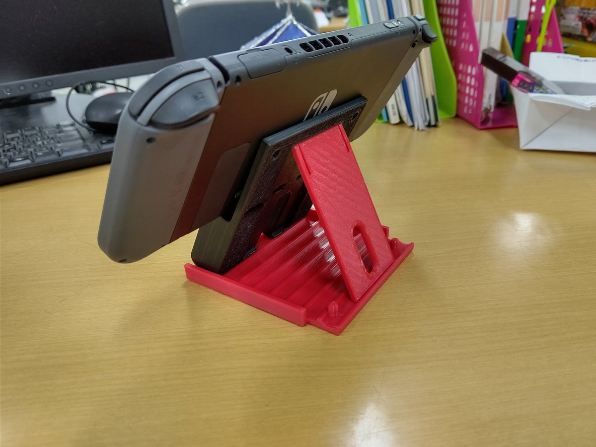 kodenmanet's tweet image. 任天堂　Switch置きを作りました！
すべて畳んで収納出来る仕様です。

#FLASHFORGE_Traning2
#FLASHFORGE 
#Adventurer3