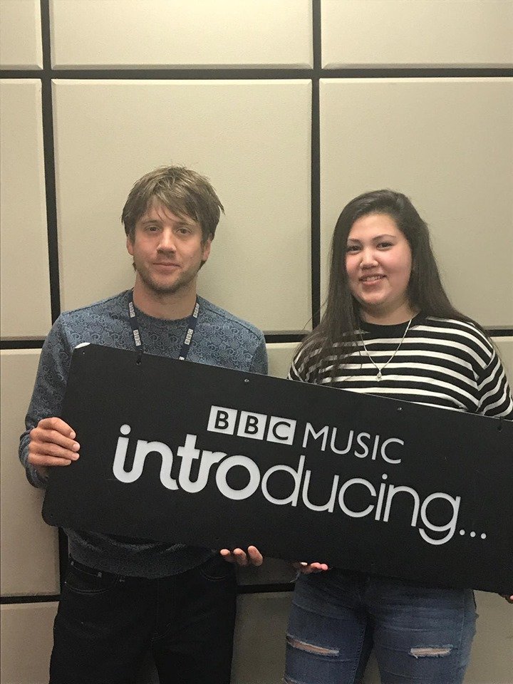 BBCIntroYork's tweet photo. On this week's show via @BBCSounds ▶️ https://t.co/2tTDW3Z4lx

@ayesha_ouarirou joins us in the studio for a live session 🎤

@FauxPas_UK is @JerichoKeys' Record Of The Week 💿 

@EONSAPART returns for a second time with a #HEARTBEATZZZ Mini-Mix 🎧 https://t.co/8oXNYZVOFu