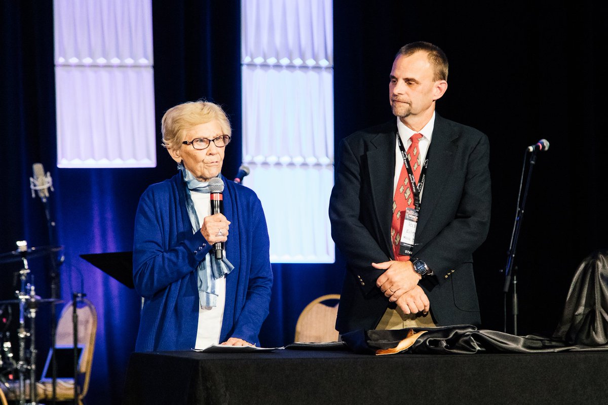 MissioNexus's tweet photo. The 2019 Lifetime of Service Award presented to Laura Mae Gardner by Missio Nexus. #MissioNexusMLC #MissionLeadersConference #FutureMission https://t.co/MMWDgZEnBp