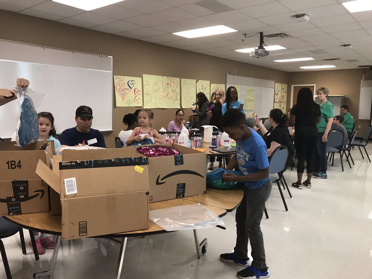 ir_carol's tweet photo. @LJJacksonECC Sensory baskets for every classroom @ConsciousD #selfregulation @LewisvilleISD #LISDPK @valleycreek #AMovementOfHope #HopeCarriers https://t.co/QL9C0SQgHr