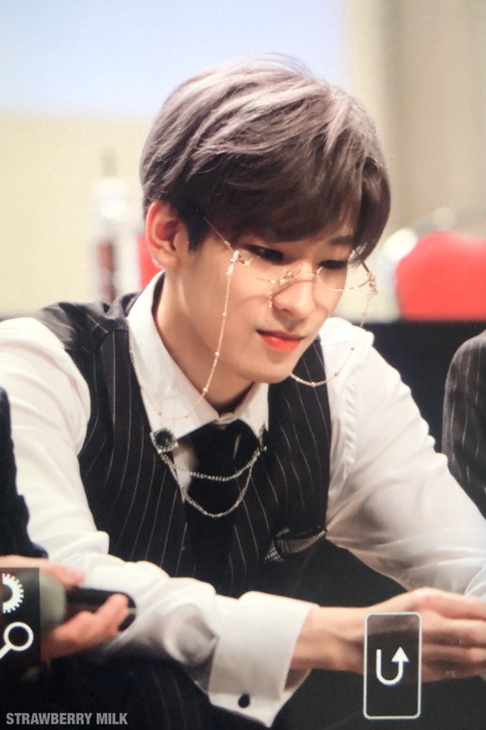Featured image of post Wonwoo Glasses There are already 907 enthralling inspiring and awesome images tagged with wonwoo