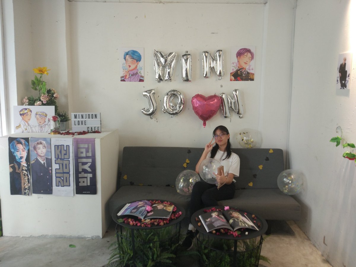 horangipowa's tweet photo. 20/9 - #KNJxPJM #etherealprince
minjoon cafรฉ event ๐ฅ๐จ
thks to @princeminjoon for the invitation to this extravagant event ๐๐
in LOVE with e v e r y t h i n g ๐
gna be my last event until no, but tysm admins *your majesties lmao* for organising everything so intricately https://t.co/A8PzMyFCE0
