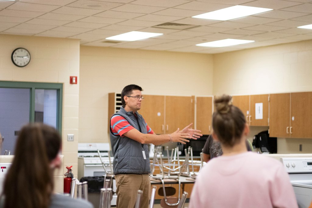 BHSNewsRoom's tweet photo. Happy birthday to Mr. Atkins!! The students enjoy their BPA leader and business teacher!!  
#bhsstaff
#blufftonhighschool
#classroom https://t.co/aWjTJnSHi4