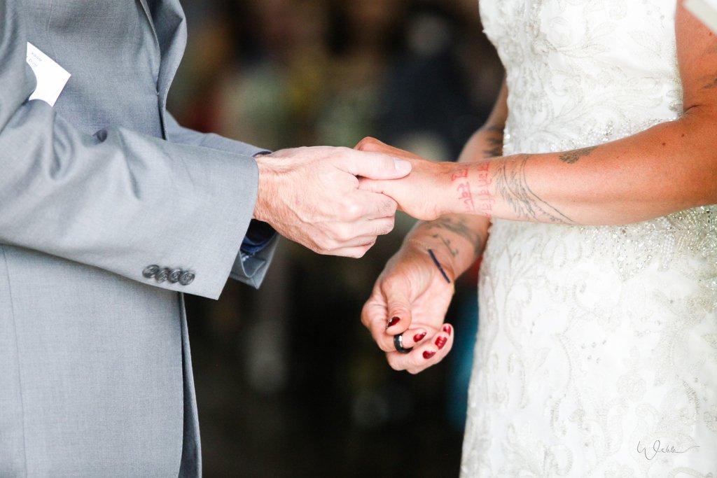 WendyWebbPhoto's tweet photo. Barn weddings, a great idea for a relaxed and social environment  #wedding #wendywebbphotography
#greycounty #thornbury #bluemountain #beavervalley #farmwedding #smalltownwedding #lightninja #markdale #meaford #bouquet #bride #groom #details #love https://t.co/UxUTgrfoXX