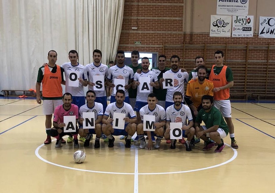 Desde él CDF SAN AGUSTÍN y en especial de su nuevo Equipo de 3Dv Fútbol Sala, le deseamos a nuestro jugador y compañero una pronta recuperación de su accidente.
Ánimo Oscar Mendoza, te estamos esperando!!! 💪💪💪