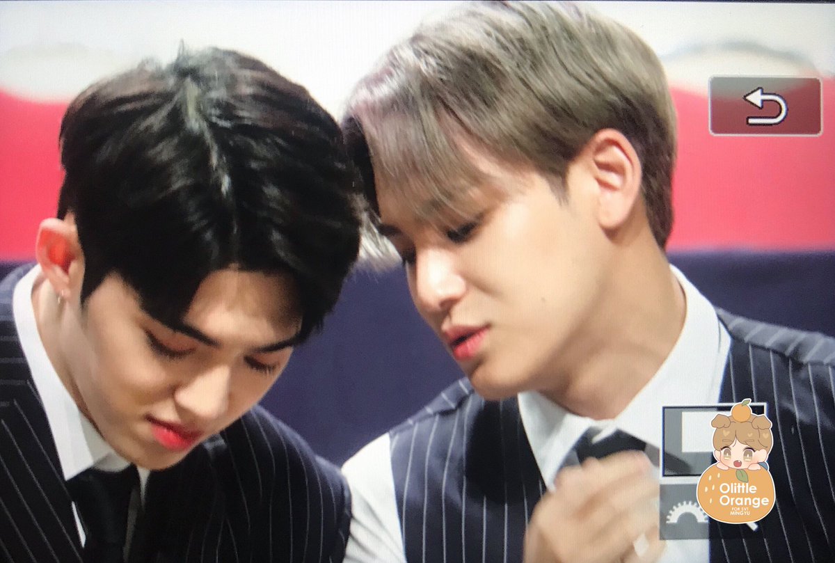 orange_mingyu's tweet photo. 190921 속닥속닥 #민규 #MINGYU #세븐틴 #SEVENTEEN⁠ https://t.co/fjGn3io1wl