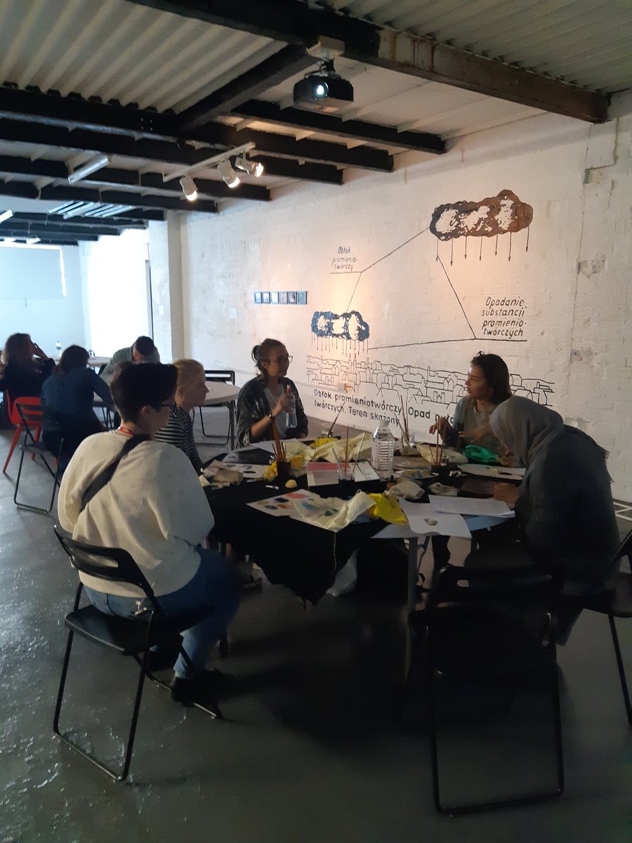 Centrala_space's tweet photo. Our @InTestimony workshop participants working with amazing artists Carmen Francesca Banciu, Boyana Aleksova and theater companies @little_equake and La Conquesta del Pol Sud.We are looking forward to see the final product! #testimonyinpractice #centralaspace @ProfSaraJones https://t.co/Coatdx5IBm