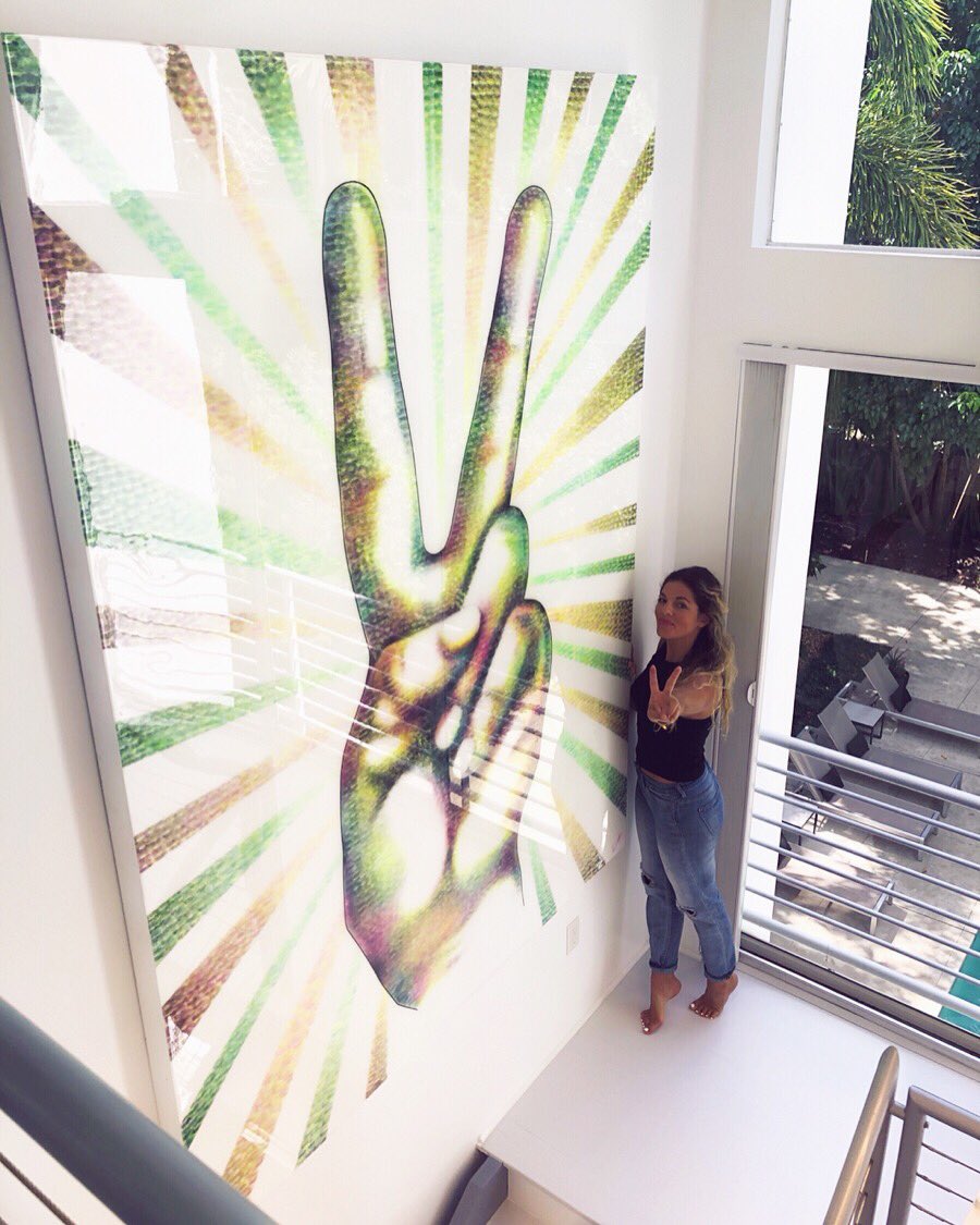 My #PeaceOfPeace - when it comes to love and peace, I say go big or go home! ✌🏼 #WorldPeaceDay
