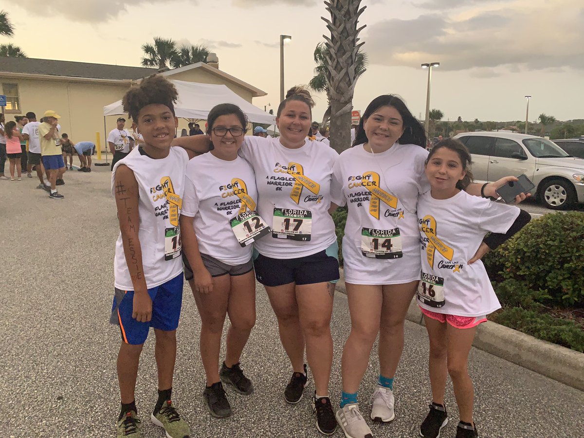 sbass1210's tweet photo. She did it, we did it, all for you #teamessie 🎗💪🏆 https://t.co/o8Wn6AiY1l