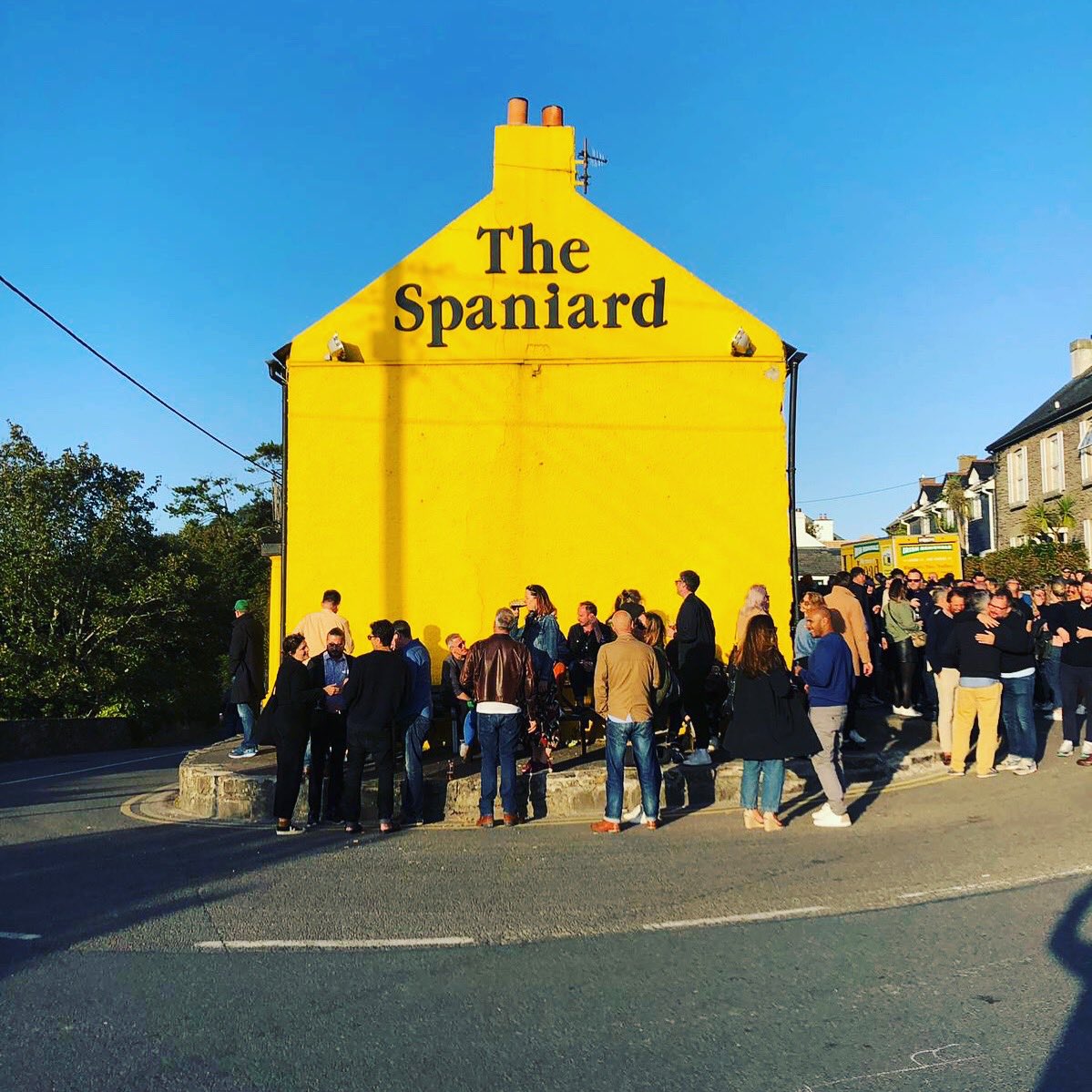 🌊🦈 We’re having a lovely time at <a href="/SharkAwards/">The Shark Awards</a> Awesome to meet so many folk from the festival at The Spaniard 🍻
•
#kinsalesharkawards #kinsalesharks #kinsale #festival #creativity #advertising #design #musicvideos #shortfilms #thespaniard
