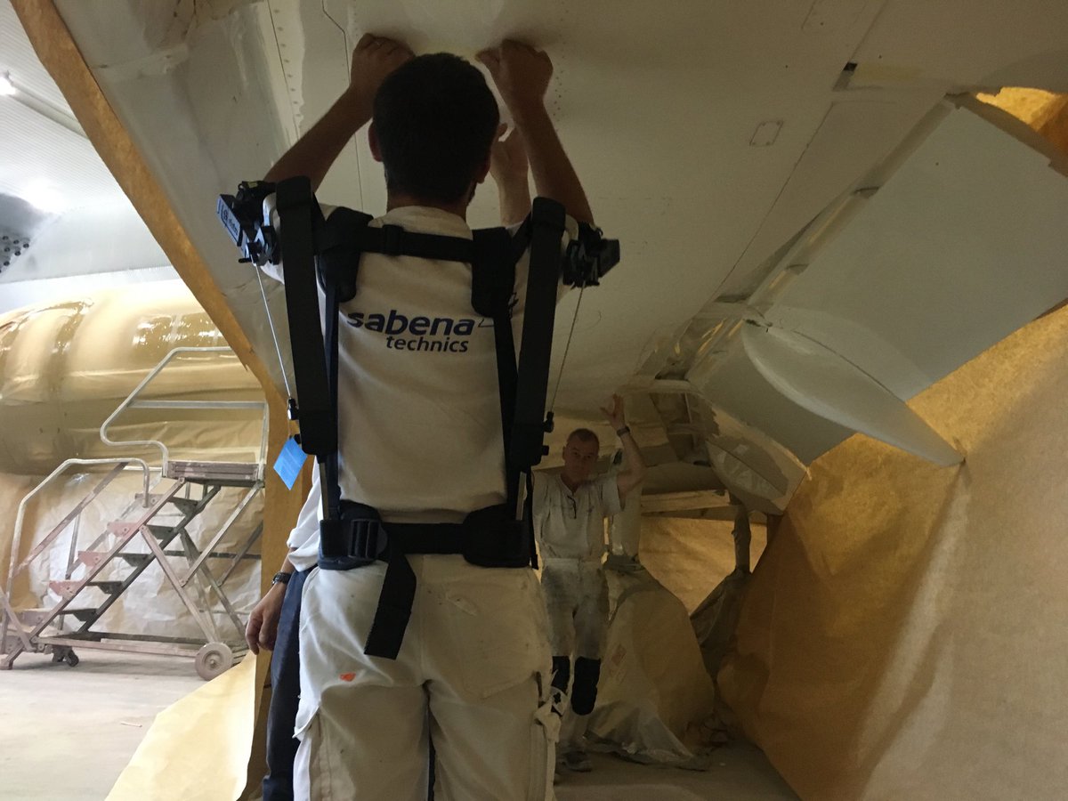 Le dispositif d’assistance physique ⁦<a href="/SkelEx2/">SkelEx</a>⁩  que nous distribuons continue de faire ses preuves dans la #maintenance #aéronautique 
#prévention #tms #posturespenibles #peinture #poncage
#flocage #aeronef #militaire