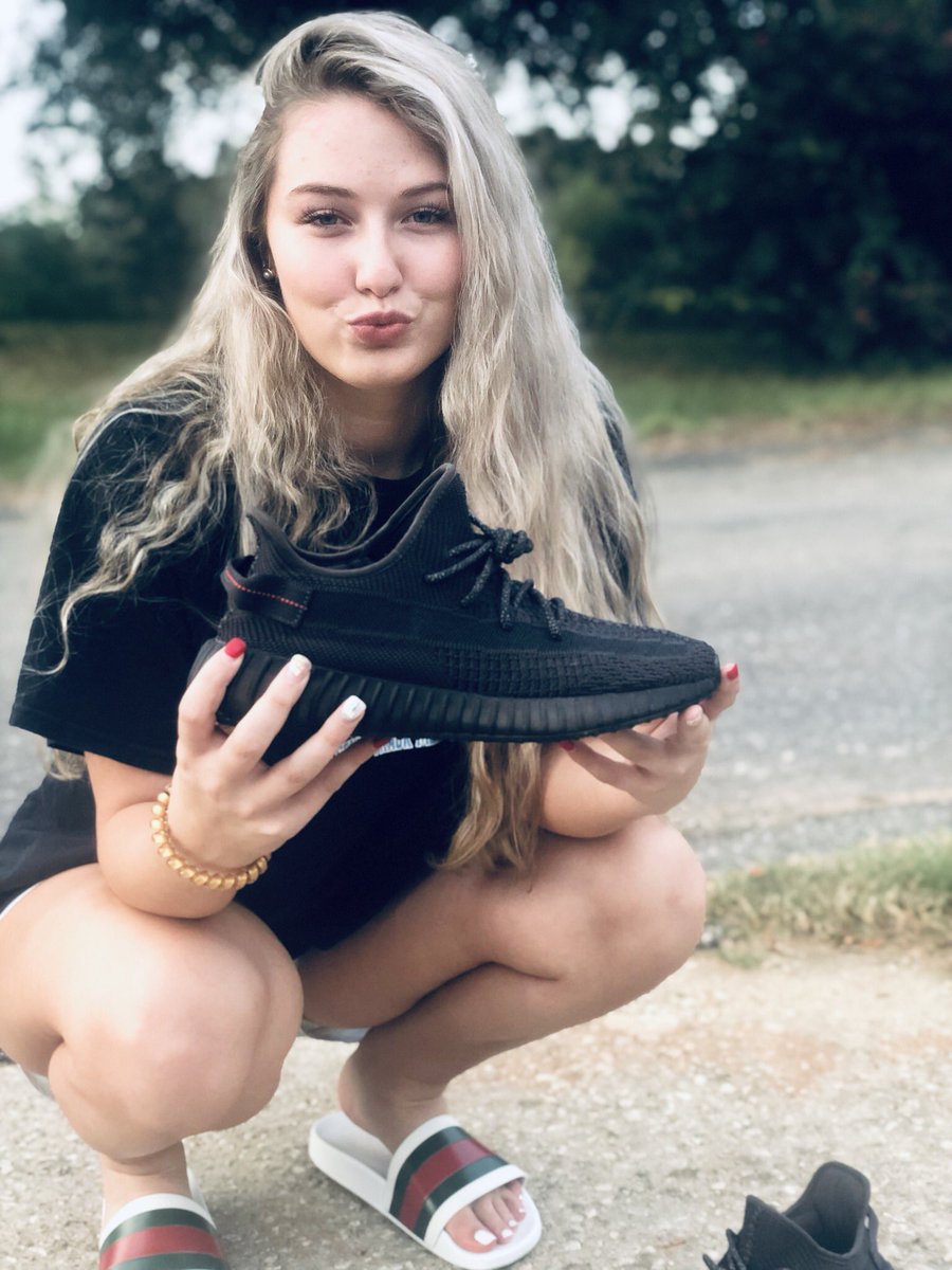 colbeyyy_'s tweet image. 🔥 YEEZY GIVEAWAY 🔥
1 pair of Yeezy 350 v2 Black
(Non-Reflective) Any Size.

•Must RETWEET
•Follow (@colbeyyy_)
Giveaway ends 9/28/19

Goodluck to everyone 💞