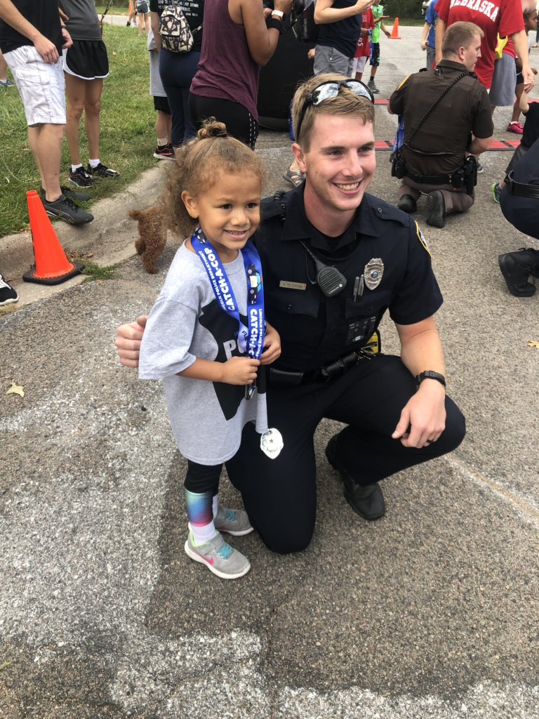 DeMoineAdams's tweet photo. Fun family run for the Lincoln community. Thank you @Lincoln_Police @NEStatePatrol for protecting and serving this community๐๐ฟ๐ฎ๐๐๐ฟ #CatchACop #WorkHardPlayHard https://t.co/uqyC72clsR