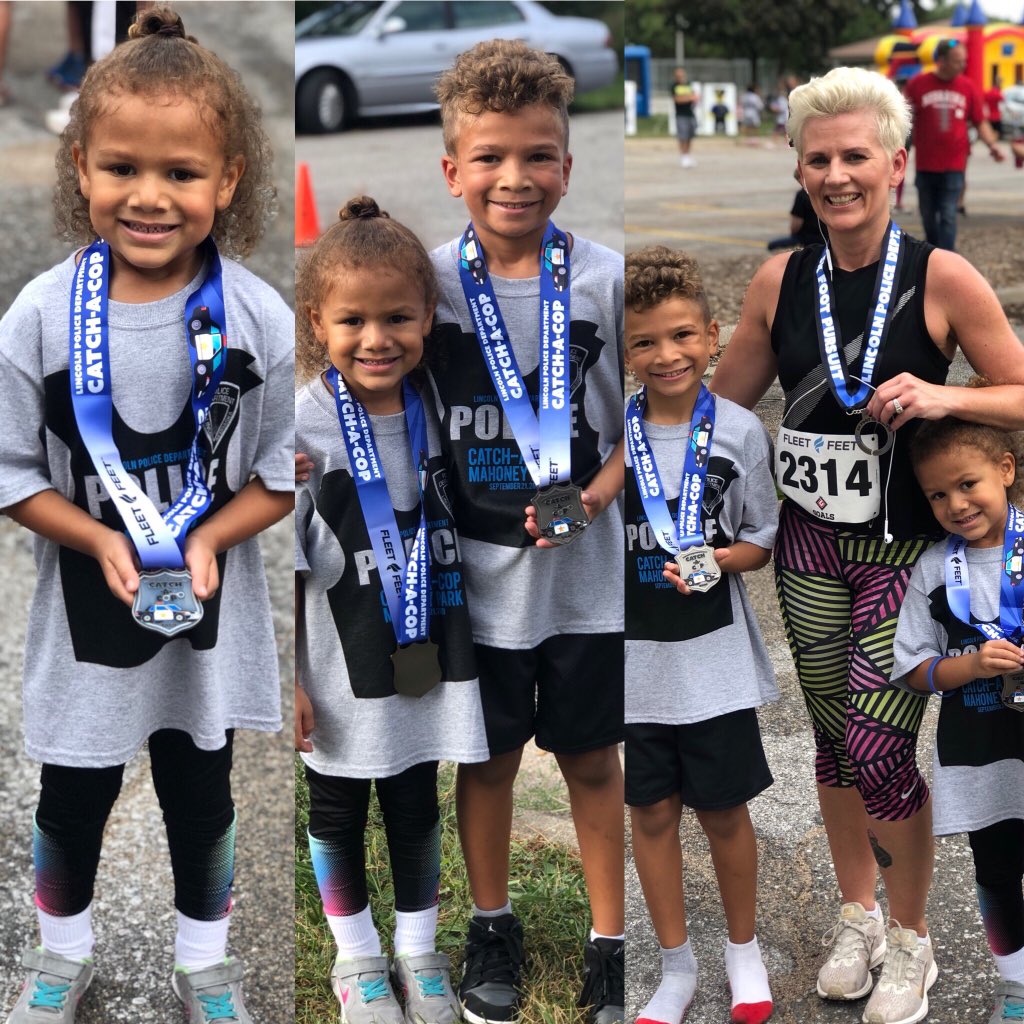 DeMoineAdams's tweet photo. Fun family run for the Lincoln community. Thank you @Lincoln_Police @NEStatePatrol for protecting and serving this community๐๐ฟ๐ฎ๐๐๐ฟ #CatchACop #WorkHardPlayHard https://t.co/uqyC72clsR