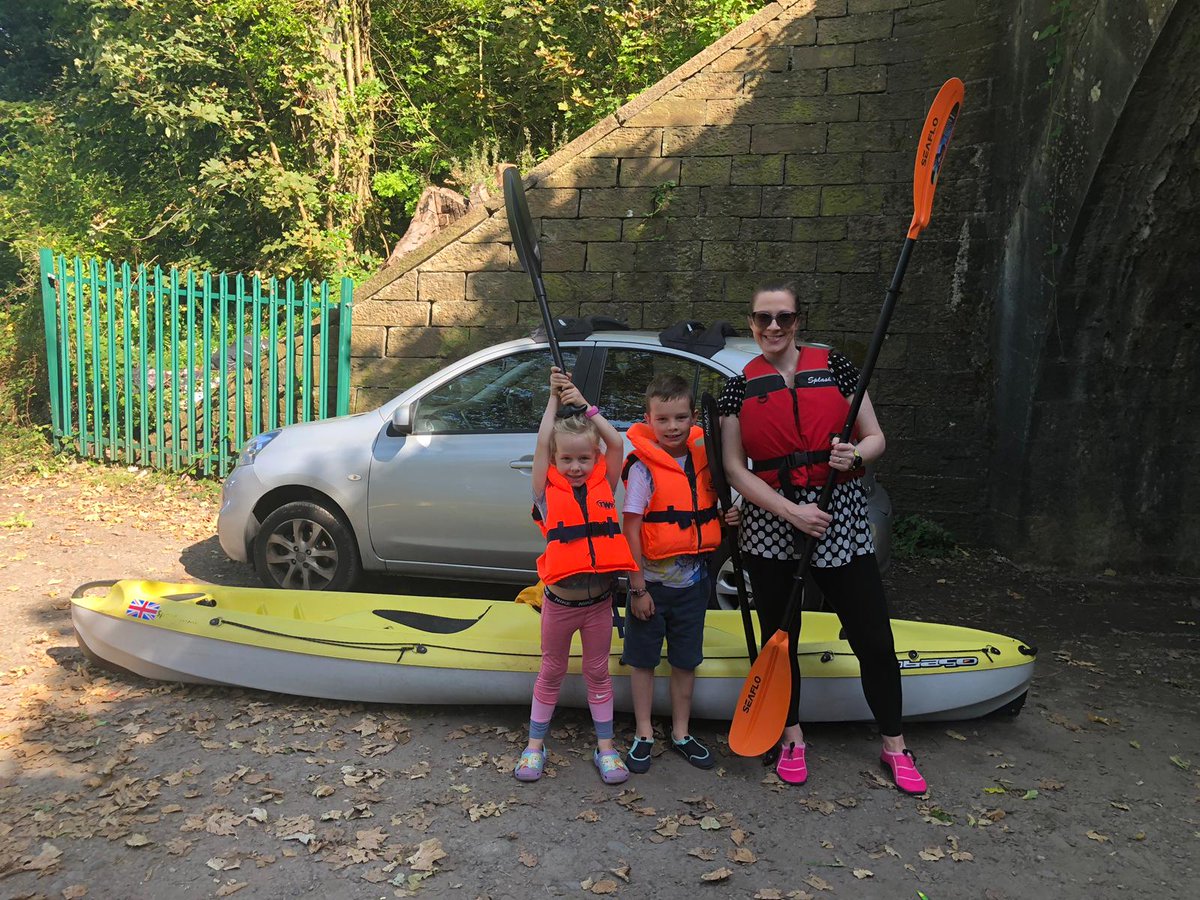 avrilbiotic's tweet image. Husband said a 12' canoe wouldn't fit on top of a Nissan Micra... how wrong was he!!!! #paddlepower