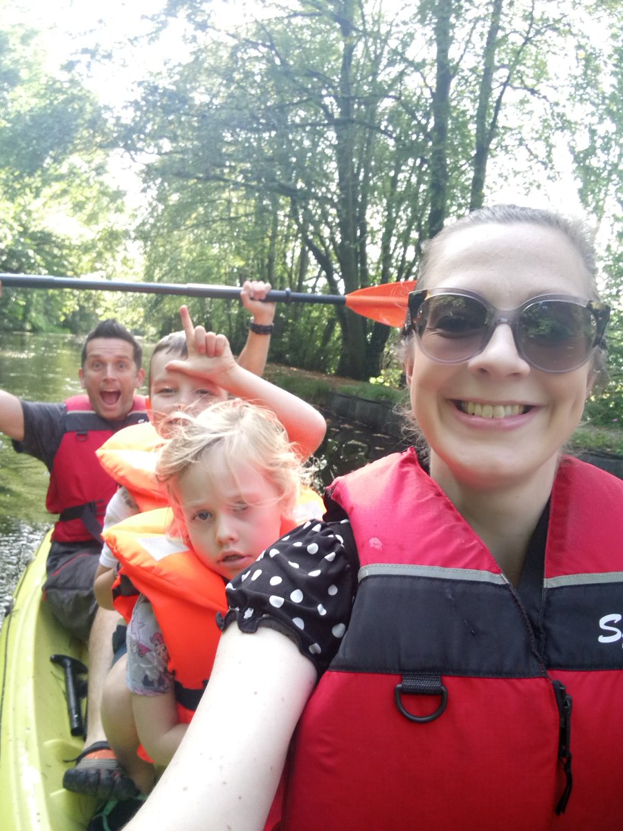 avrilbiotic's tweet image. Husband said a 12' canoe wouldn't fit on top of a Nissan Micra... how wrong was he!!!! #paddlepower