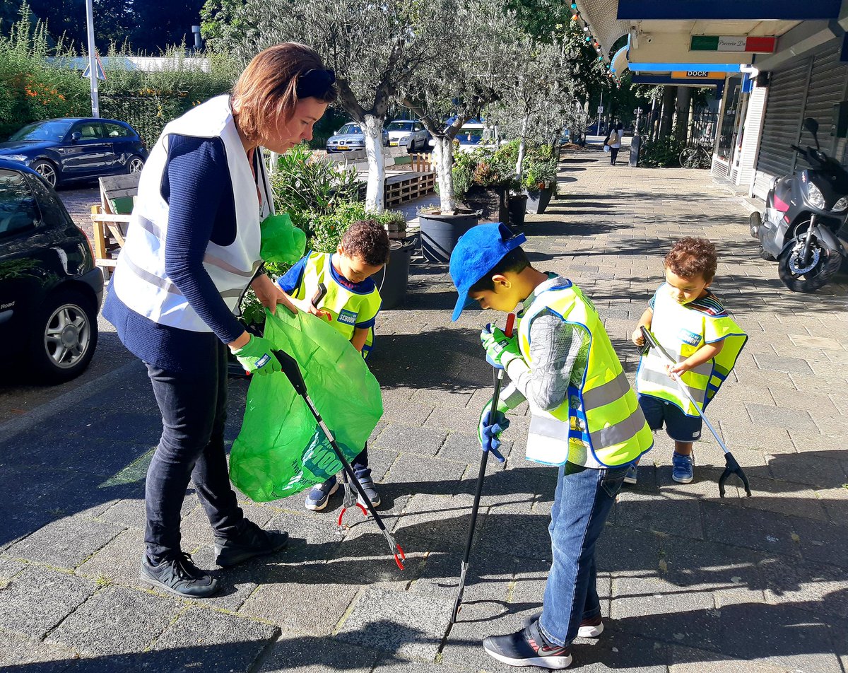 Patricia_GroUp's tweet photo. #WorldCleanUpDay2019 #supportervanschoon #worldclean #Schiebroek #bewonersinitiatief #redbull #samensterk #thuisopstraat #tos #dock #RedBullChallenge @StichtingDOCK @thuisopstraatnl https://t.co/lxA0Hq6BPY
