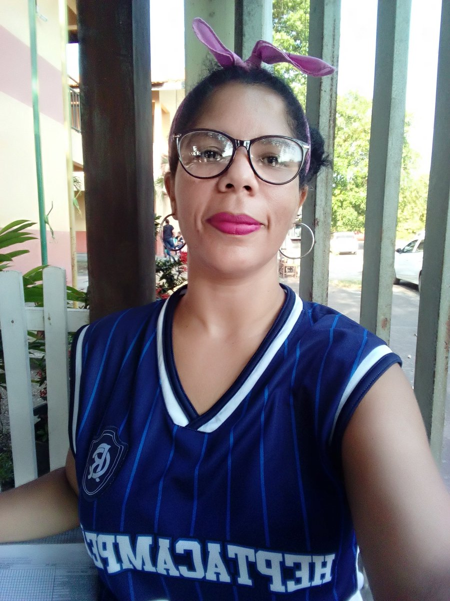estrela_ada's tweet photo. Bem plena de porteira da escola #jogosinterclasses https://t.co/G1jy8Sk88X