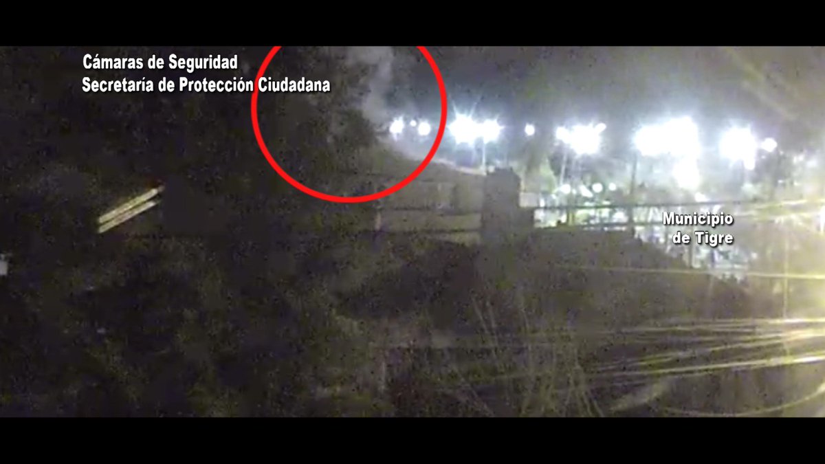 zonanortehoy's tweet photo. Imágenes impactantes: Feroz incendio en una casa fue controlado gracias al Sistema Alerta Tigre Global https://t.co/3LDf3BodcD
CC @EduardoFeijoo @NicoVecchi @CristianThaiBox @ZamoraOscar1 @Agustin7Carmona @CristianLisera @PatricioFT1 @yosoihernaan @maximilianoschi @alertatigre https://t.co/VTZMxqOvH0