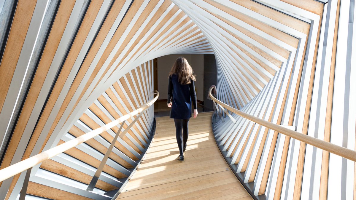 rbo_org's tweet image. .@Londonist lists @RoyalBalletSch's Bridge of Aspiration as one of seven underrated architectural gems in London 🌟

Designed by @WilkinsonEyre, the Bridge provides Royal Ballet School students with a direct link to the Royal Opera House 🎭

londonist.com/london/best-of…