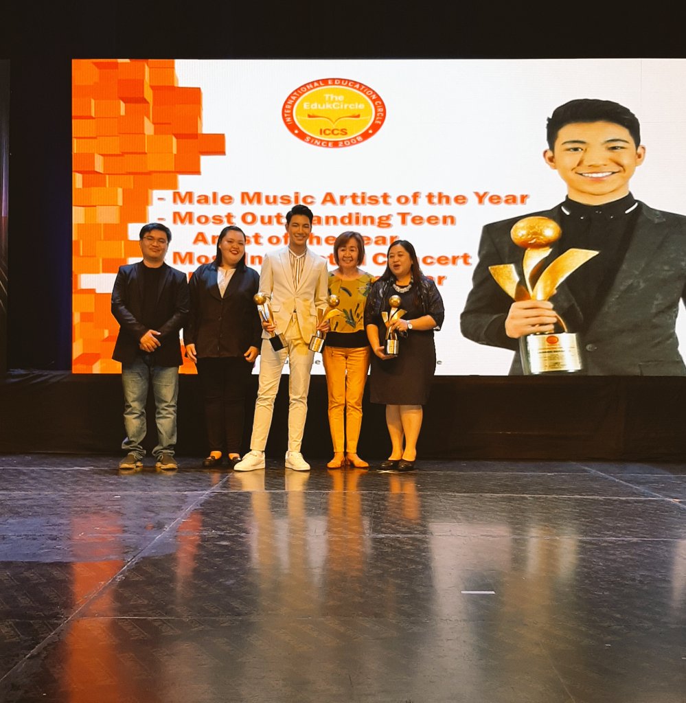 EdukCircle's tweet photo. IN PHOTOS: @Espanto2001 receives three EdukCircle awards this year: 
🏆 Male Music Artist of the Year
🏆 Most Outstanding Teen Artist of the Year
🏆 Most Influential Concert Performer of the Year 
#9thEdukCircleAwards2019 #EdukCircle https://t.co/ZKb4qECyNE