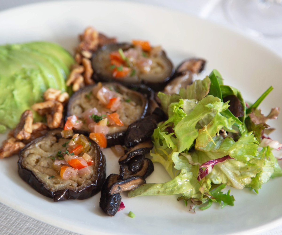 Le_Mercury's tweet photo. For our veggie lovers one of our favourite starters. Avocado, Aubergine, Shiitake Mushroom severed with Roasted Walnut 😋 #lemercury #eatingout #london #foodie #Islington https://t.co/3b76bXM3IG